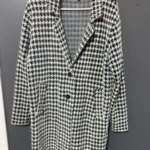 Max Edition Monochrome Houndstooth Sweater-Like Jacket